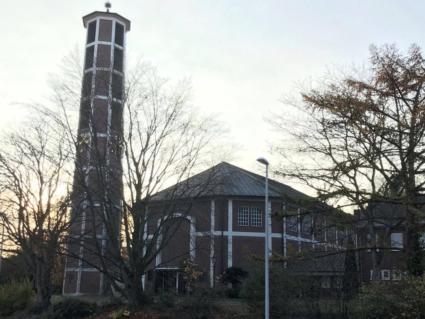 Die Antoniuskirche im November
