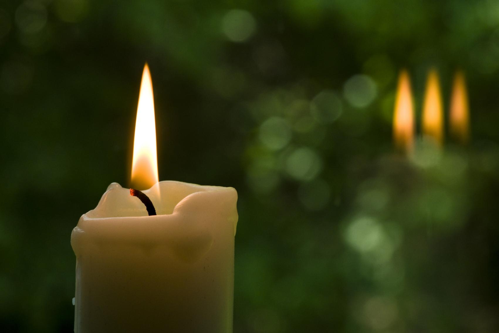 candle-3506164_by_danielwanke_cc0-gemeinfrei_pixabay_pfarrbriefservice